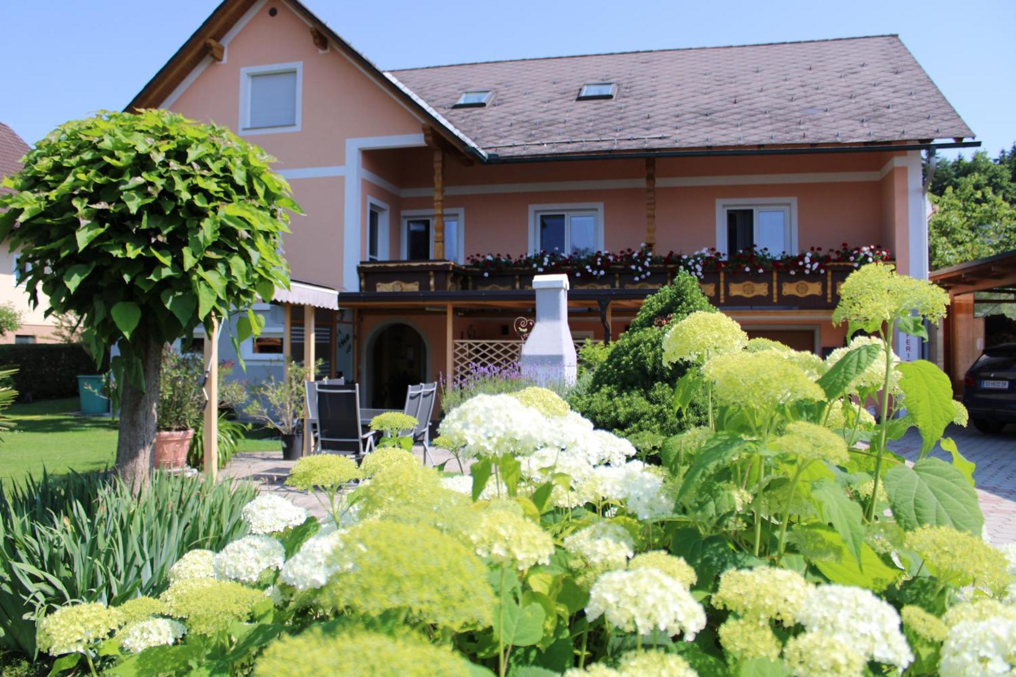 Ferienwohnung Und Gaestezimmer Gaspar Halbenrain Buitenkant foto